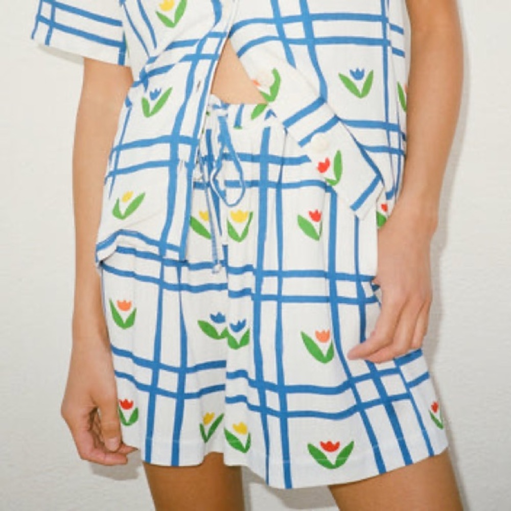 Lisa Says Gah x Birthday Girl Linen Shorts